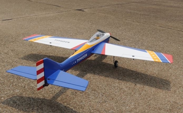 PH054 Phoenix TYPHOON 1,5m F3A-Retro